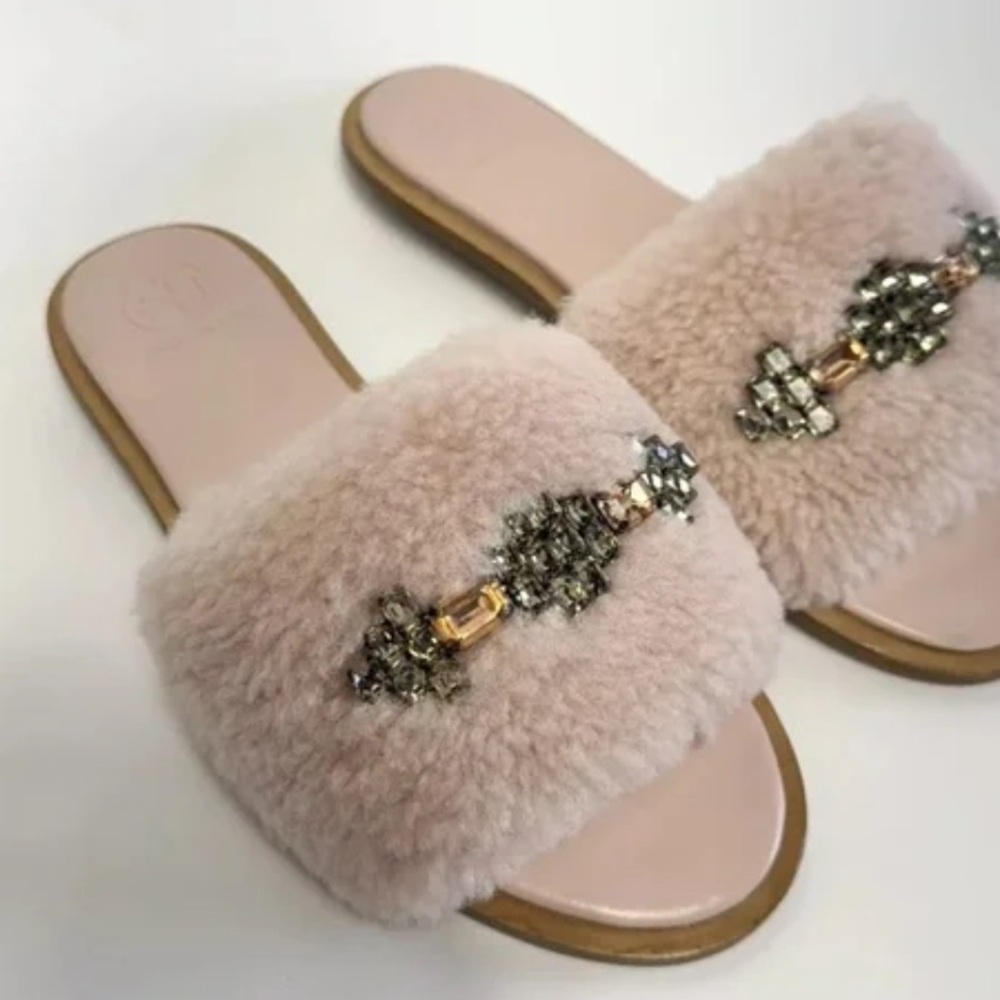 Tory Burch Aspen shearling with glamour gems stones, Barbie core light pink